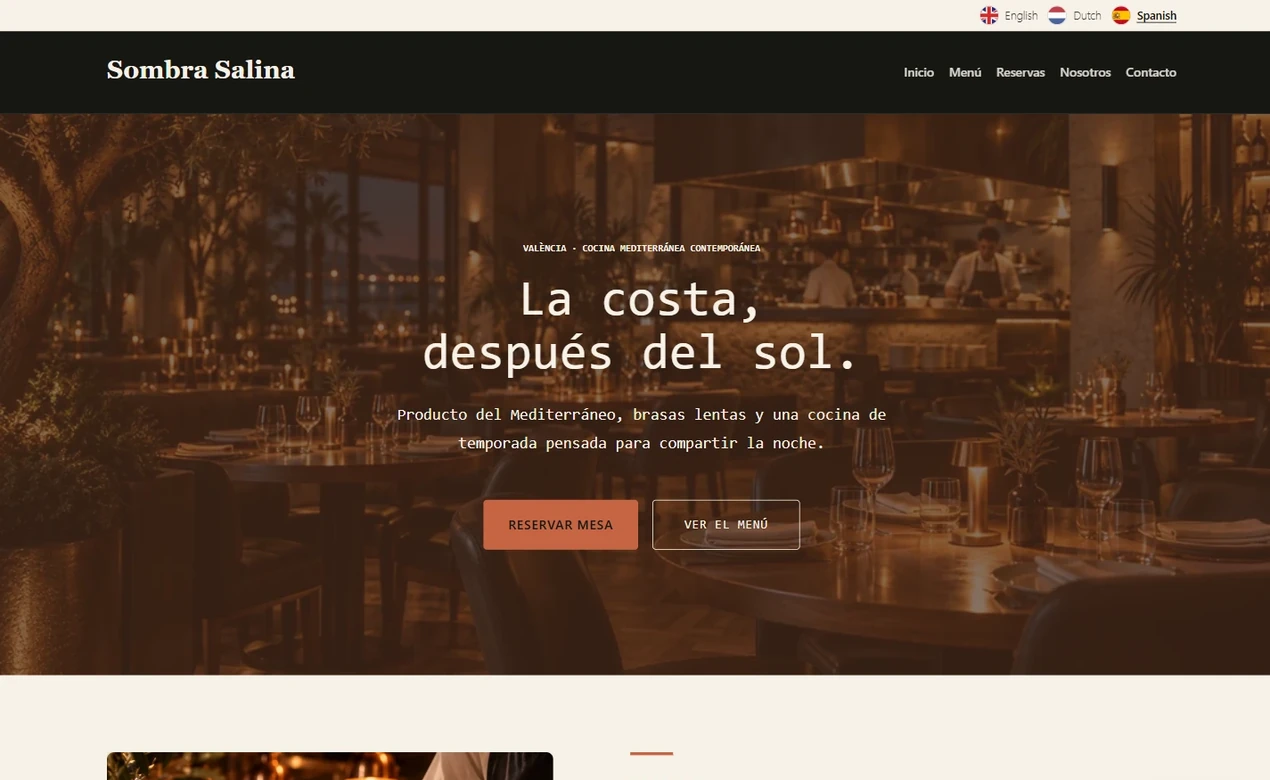 Página de inicio de escritorio de Sombra Salina, un restaurante mediterráneo ficticio con un ambiente oscuro y cálido.